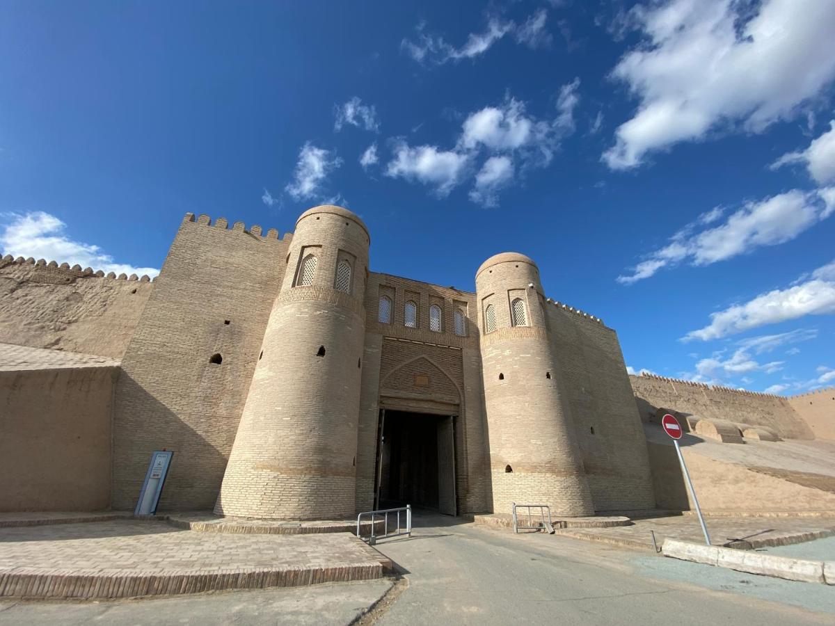 Polvon Ota Hotel Khiva Bagian luar foto