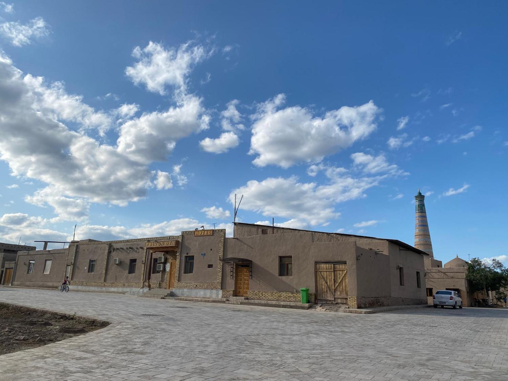 Polvon Ota Hotel Khiva Bagian luar foto