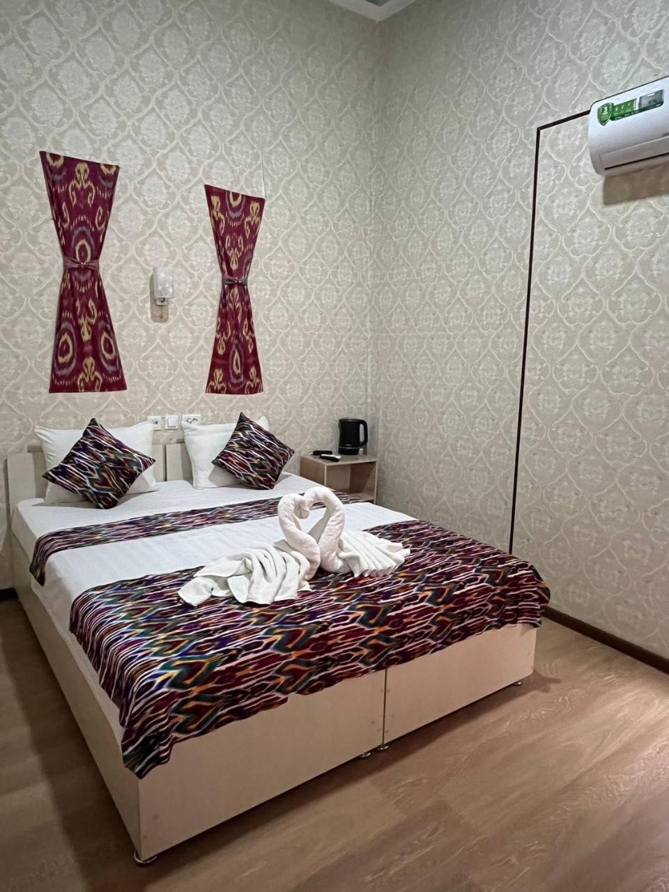 Polvon Ota Hotel Khiva Bagian luar foto