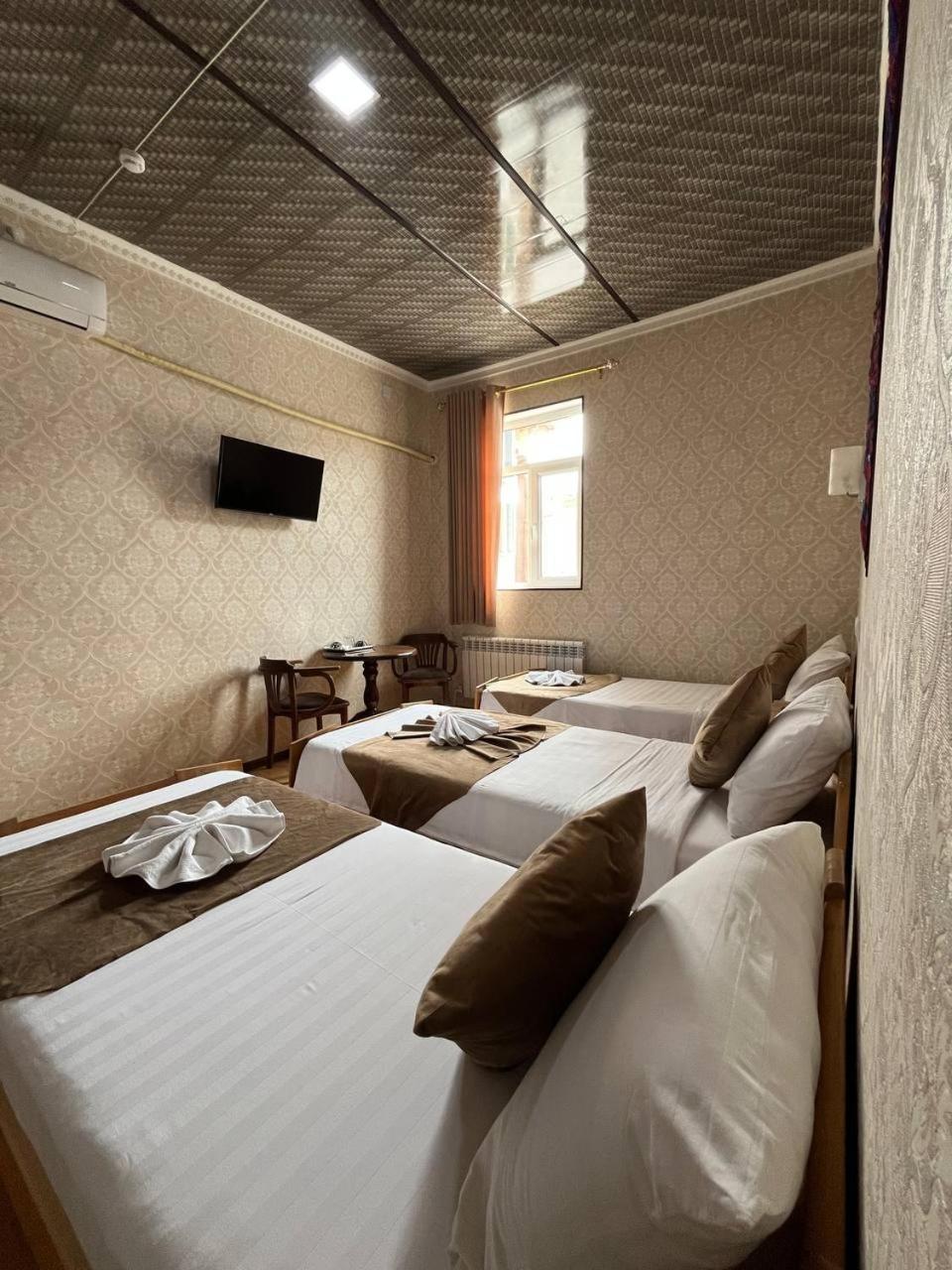 Polvon Ota Hotel Khiva Bagian luar foto